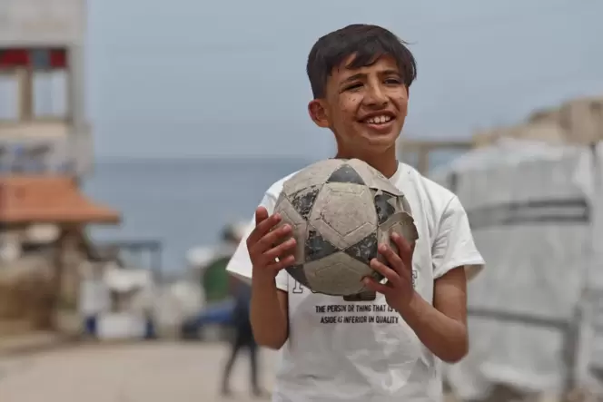 Zu den Kindern, die das Team getroffen hat, gehört auch Mohammad Abu Mohsen. Er hat seine Eltern und seine Geschwister durch ein