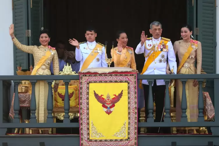 Thailands K&ouml;nig gekr&ouml;nt