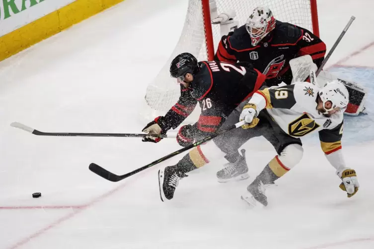 Carolina Hurricanes - Vegas Golden Knights