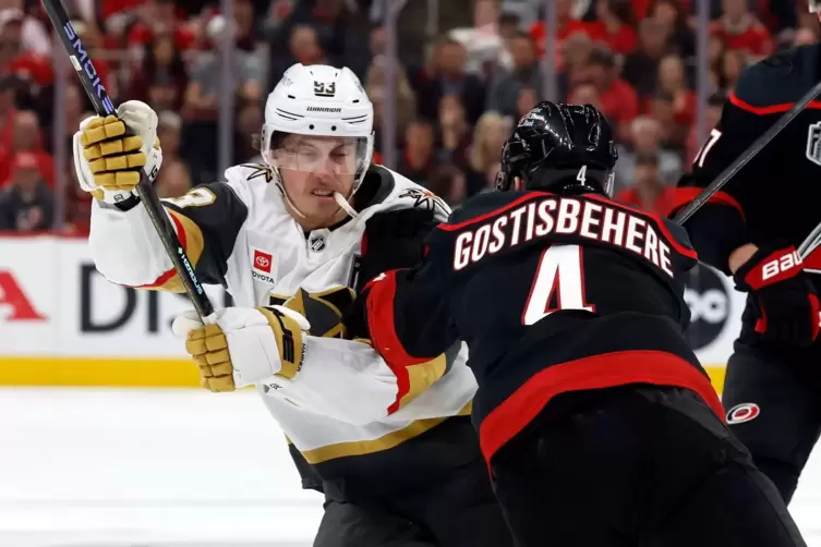Carolina Hurricanes - Vegas Golden Knights