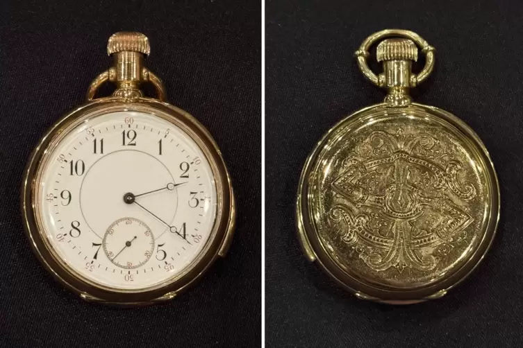 Die goldene Taschenuhr von Isidor Straus wurde im November 2025 durch das Auktionshaus Henry Aldridge And Son f&uuml;r mehr als zwei 