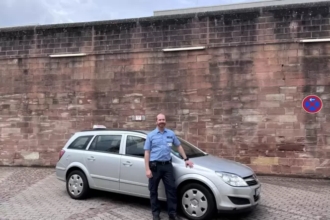 Das Fahrschulauto der JVA: Ein unauffälliger Opel Kombi.