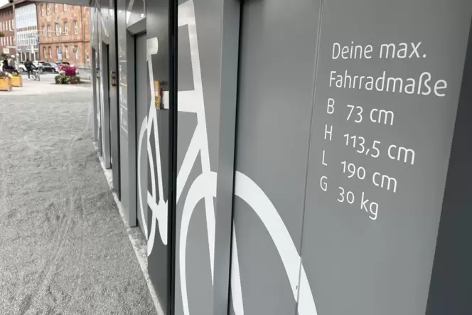 Wer wissen will, ob sein Rad für den neuen Parkturm am Frankenthaler Hauptbahnhof geeignet ist, muss die Größe seines Drahtesels Wer wissen will, ob sein Rad für den neuen Parkturm am Frankenthaler Hauptbahnhof geeignet ist, muss die Größe seines Drahtesels