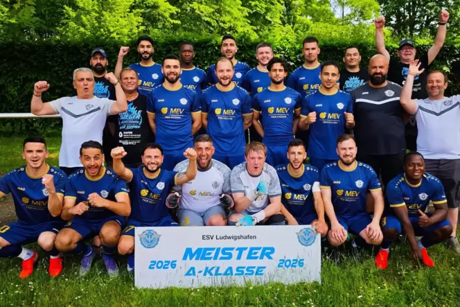 Der ESV Ludwigshafen steigt als Meister der A-Klasse Rhein-Pfalz indie Bezirksliga auf.