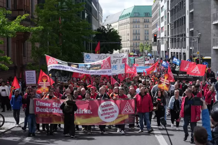 Kundgebung der IG Metall für die Zukunft der Stahlindustrie