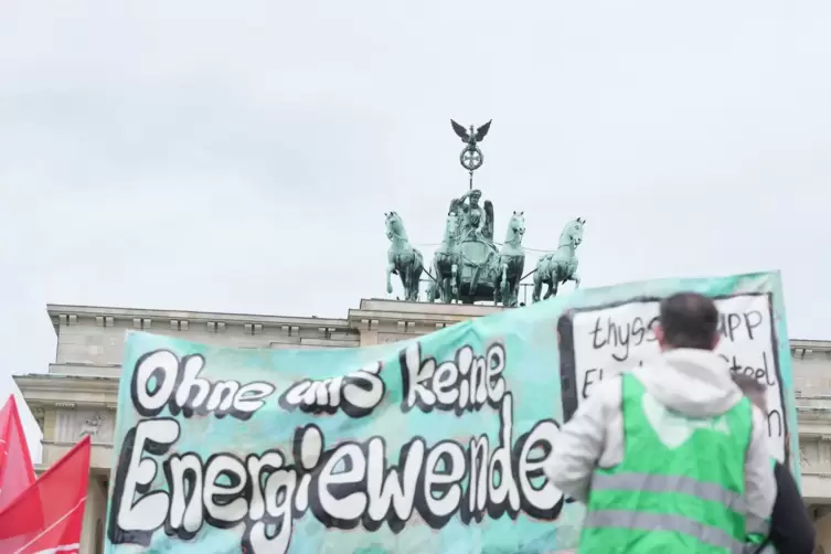 Kundgebung der IG Metall f&uuml;r die Zukunft der Stahlindustrie