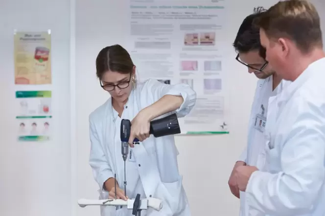 Das Westpfalz-Klinikum dient schon lange als Lehrkrankenhaus für die Unis in Mainz und Heidelberg. Jetzt will es endgültig in de