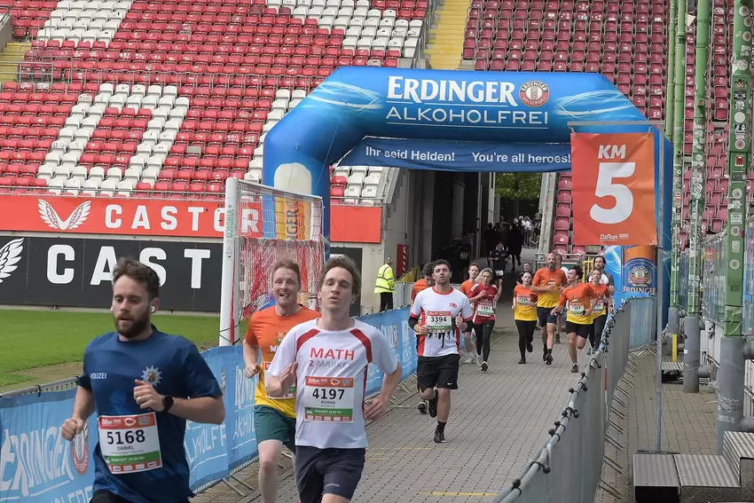 Der Zieleinlauf war diesmal im Fritz-Walter-Stadion.
