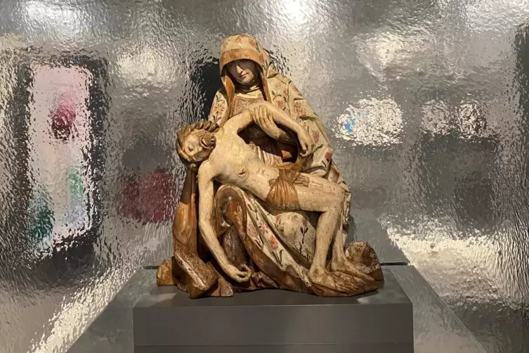 Die Piet&aacute; aus Untergrie&szlig;heim, Anfang 16. Jahrhundert, der Tulpenmantel ist im 17. Jahrhundert nachtr&auml;glich entstanden. 