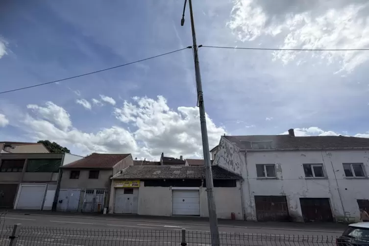 Auch Ankl&auml;nge an den entlegenen S&uuml;den finden sich in Saint-Avold: Ensemble am Rand der Innenstadt.