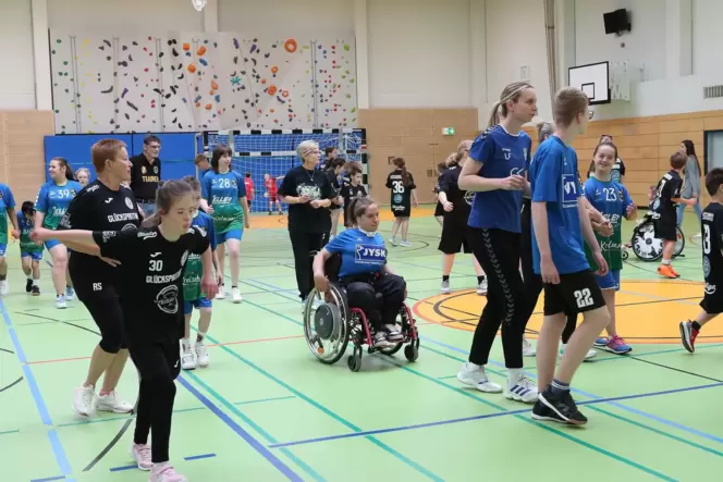 Aufwärmen: Gleich beginnt der inklusive Handballtag.