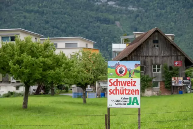 Schweizer stimmen über Obergrenze für Bevölkerung ab