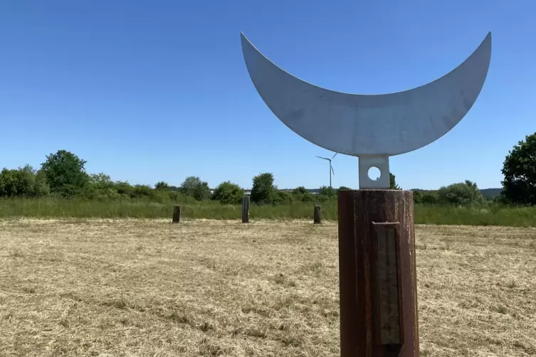 Stonehenge l&auml;sst gr&uuml;&szlig;en: Im Steinkreis bei Sembach geht es um die Sonnen- und Mondauf- und unterg&auml;nge. 