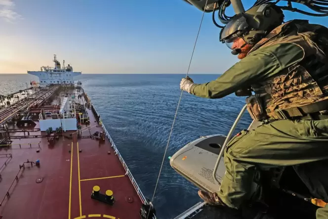 Britische Armee stoppt Schattenflotte-Tanker