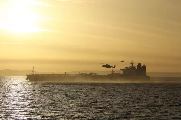 Britische Armee stoppt Schattenflotte-Tanker