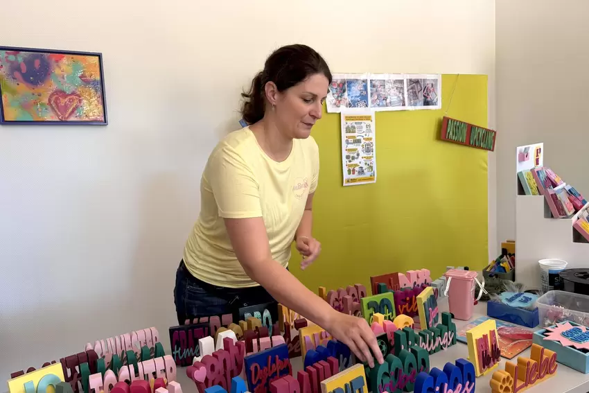 Maja Gneupel nutzt für ihre Knst nicht nur Müll, sondern auch den 3D-Drucker.