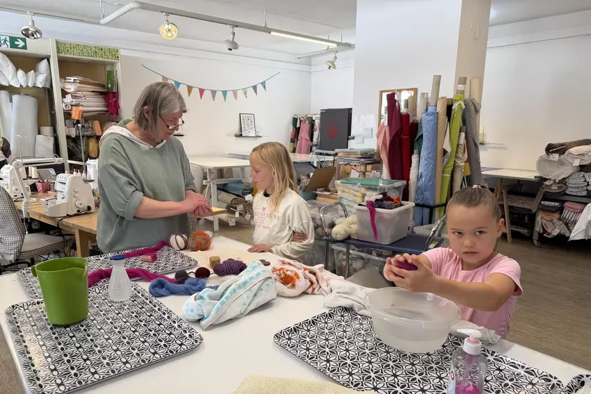 Filzen konnten die Kinder im Stoffatelier.