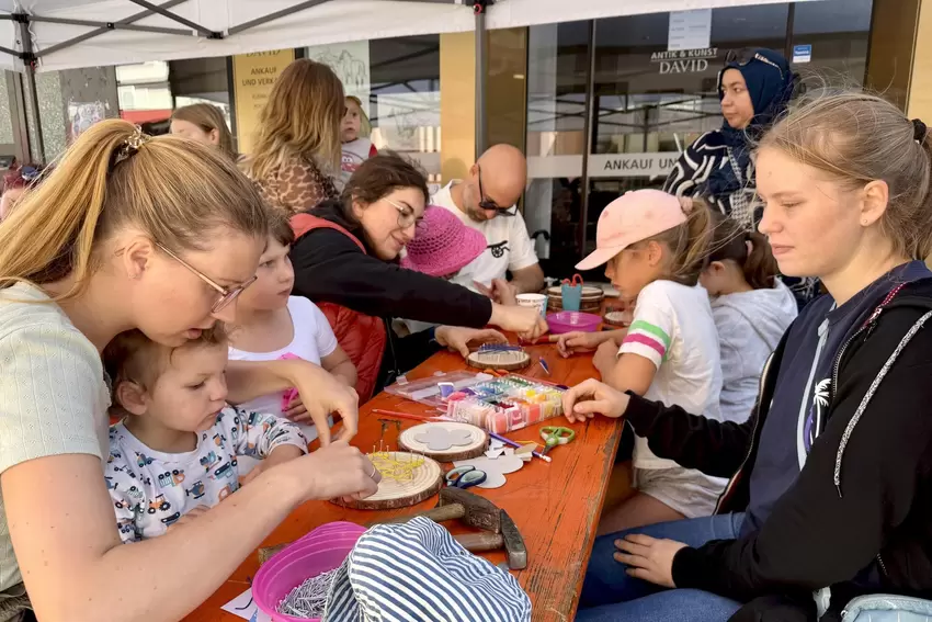Auch hier bastelten die Kinder gemeinsam.