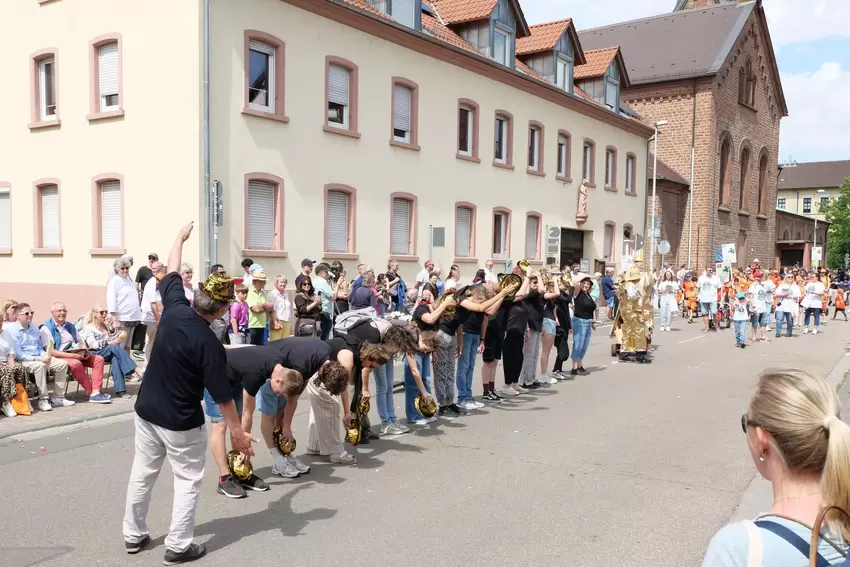 Eine Gruppe nannte sich schlicht »Hut ab«.