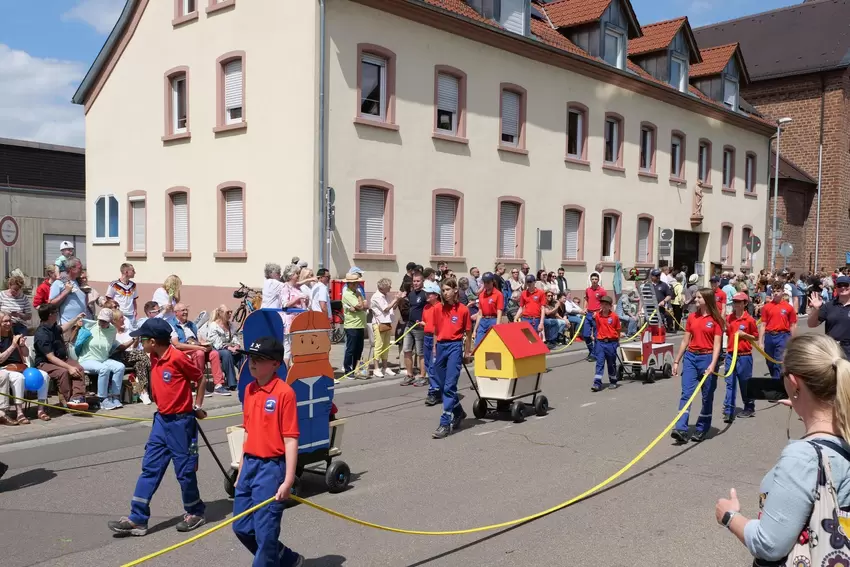 Früh übt sich, wer ein Lebensretter werden will: Mitglieder der Jugendfeuerwehr Schifferstadt.