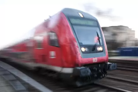 Die S-Bahn konnte nach dem Einsatz ins Depot gefahren werden.