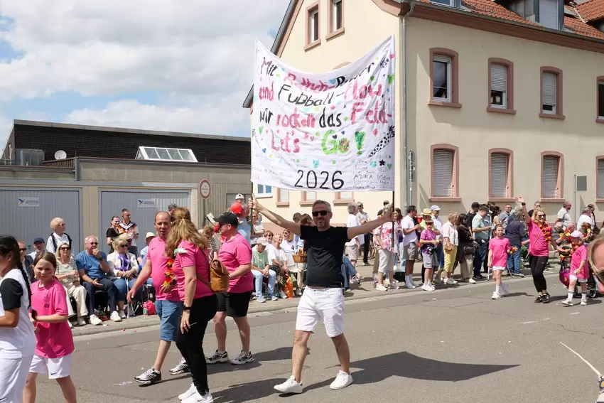 Im Fußball-WM-Fieber sind offenbar die Mitglieder des DJK SV Phönix Schifferstadt.
