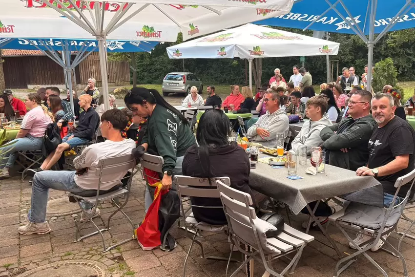 Halbzeit 1: Noch etwas Skepsis. Dann wurde es doch eine klare Sache...