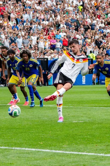 Nun klar auf Kurs: Kai Havertz sorgte für das 3:1.