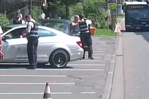 02-08-2014-polizeikontrolen.jpg