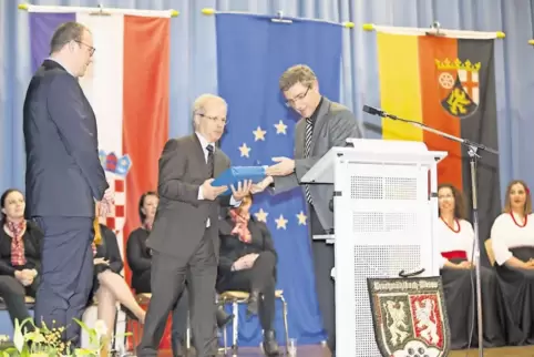 91-74871168.jpg