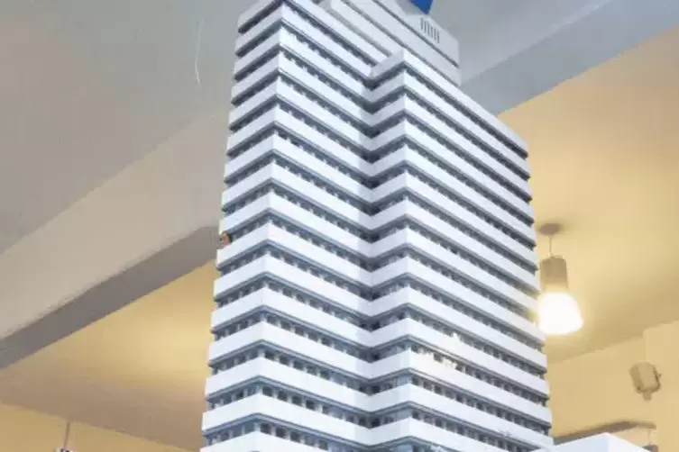 91-81496809.jpg
