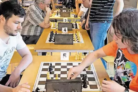 91-83642305.jpg