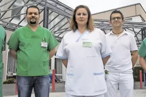 Ihr Arbeitsplatz ist das Klinikum in Kusel (von links): Arzt Evick Sime Tchakounte (Kamerun), Arzt Mohamed Ali Amer (Libyen), Re