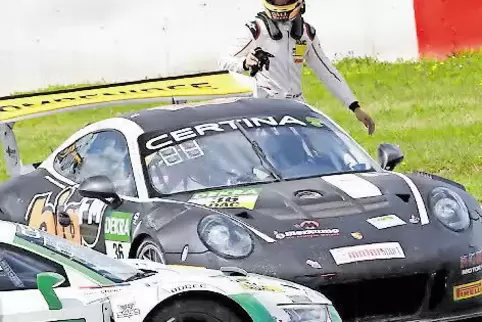 91-87369540.jpg
