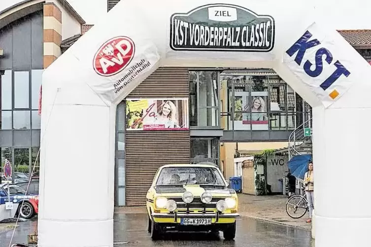Etappenstart ist auf dem Wurstmarktplatz.