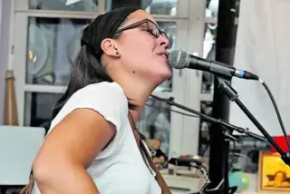 91-88826138.jpg