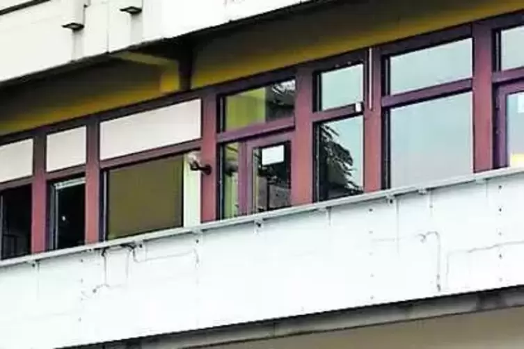 Am fr&uuml;heren Evangelischen Krankenhaus hat nun das Nardini-Klinikum geflaggt. 