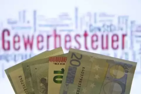 91-93495886_steuer.jpg