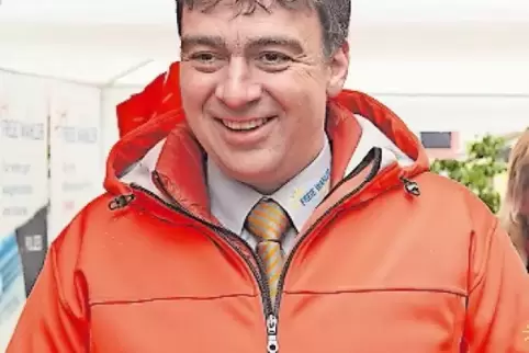 91-93703208.jpg