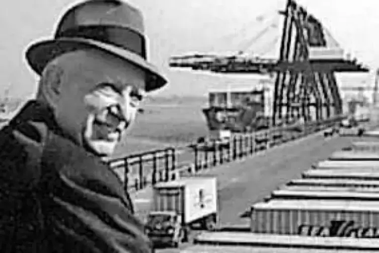  Malcolm McLean 1957 im Hafen von Newark