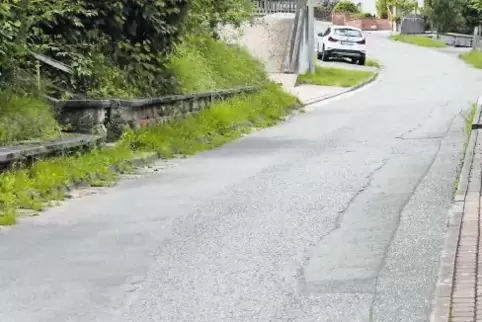 Die Wengelsbacher Straße: Dass sie ein Sanierungsfall ist, steht auch für das Verwaltungsgericht außer Frage.