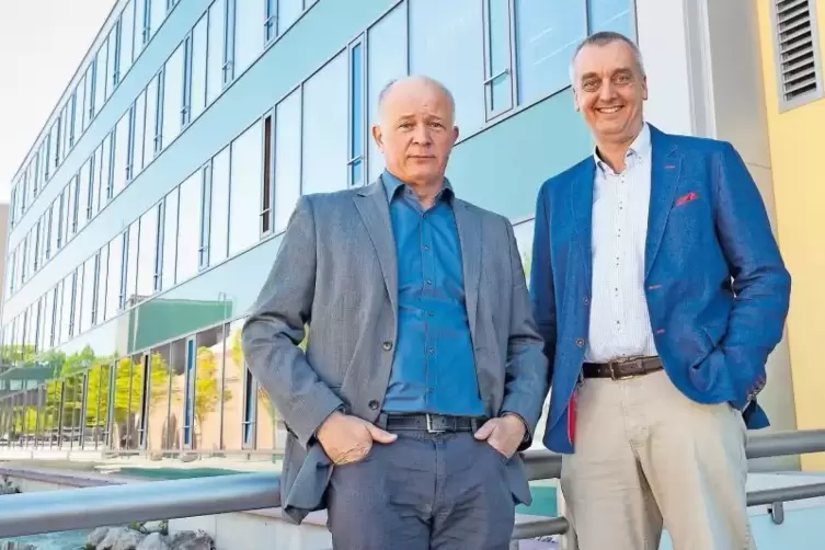 Karl-Herbert Schäfer (links) und Albert Meij teilen sich die Stelle als Vizepräsident der Hochschule. Der Zweibrücker Schäfer is