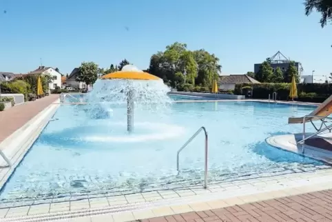 Badezeit: Das Freibad in Hettenleidelheim öffnet am Samstag erstmals in diesem Jahr.