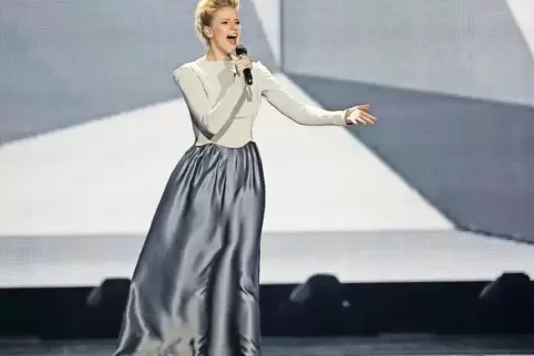 Barfuß, aber ziemlich grau: Levina bei einer Probe in Kiew. Platz 17 von 26 lauten die Buchmacherquoten für die deutsche ESC-Ver