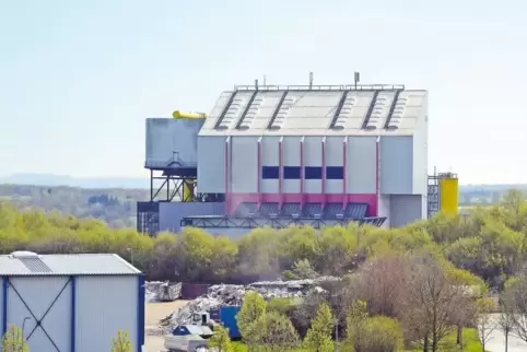 Alle Akten und Verträge zur Pirmasenser Müllverbrennungsanlage sollen offen gelegt werden, fordern die Grünen im Kreis mit Blick