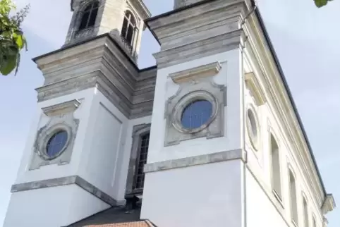 Wie gemalt unter dem blauen Himmel: Die Oggersheimer Wallfahrtskirche hat gleich zwei Türme.