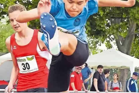 Im Block Sprint/Sprung siegte der Haßlocher Mario Osap (hier über 80 Meter Hürden) in der Altersklasse M14.