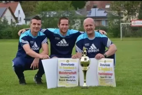 Ihre Erfolge können sich sehen lassen: Roland Druck, Hendrik Tönjes und Axel Locher (von links). „Es lag nicht an den Spielerinn