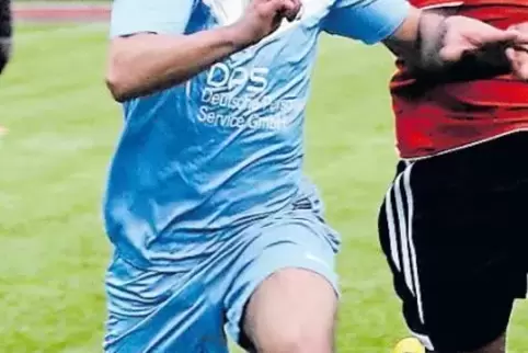 Ein Bild aus besseren VfR-Zeiten: Nedjat Hajra stürmte bereits im Mai 2014 in der Landesliga für den VfR Frankenthal.