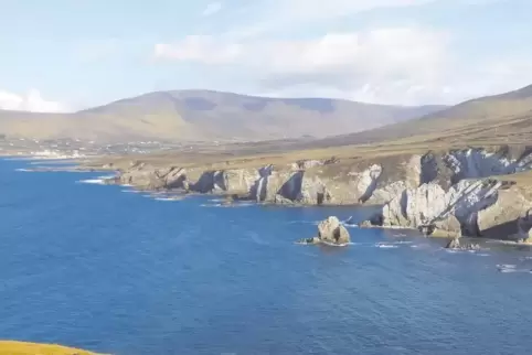 So schön, dass es fast weh tut: Ausblick vom „Wild Atlantic Way“ auf Achill Island.